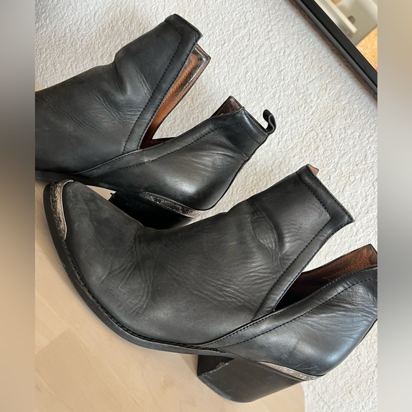 Jeffrey Campbell Black Heeled Boots with Silver Accents - Picture 4 of 13